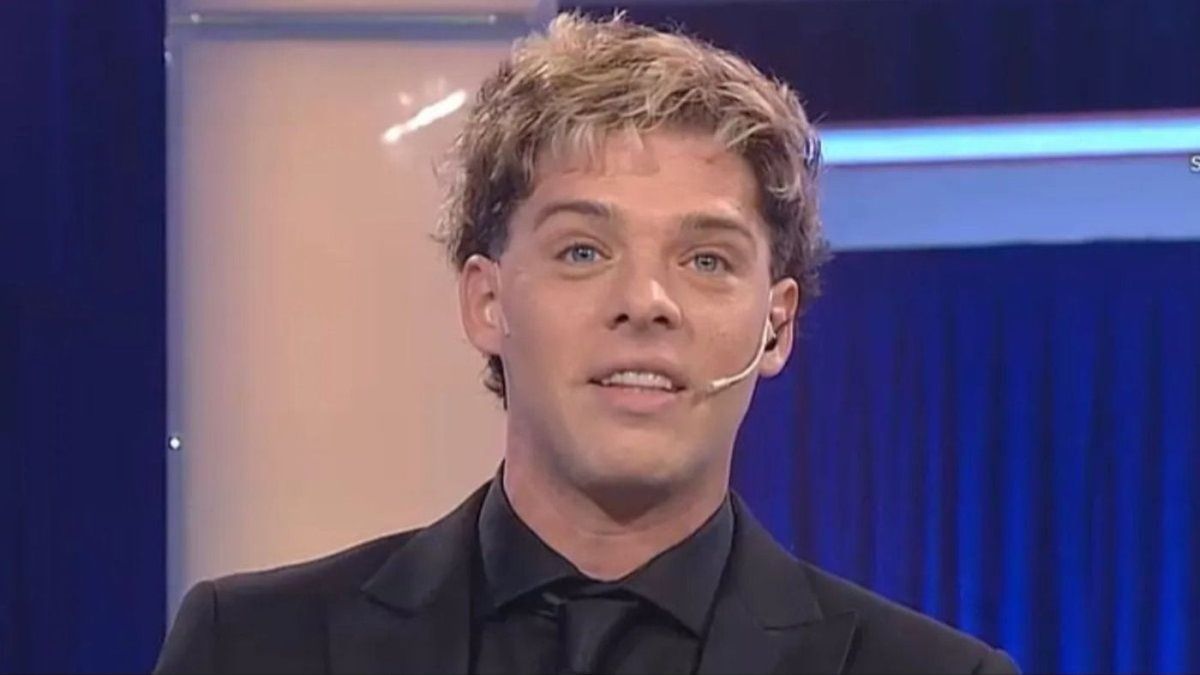 Inhabilitaron de forma preventiva a Santiago Maratea por manejar sin cinturón y filmarse al volante