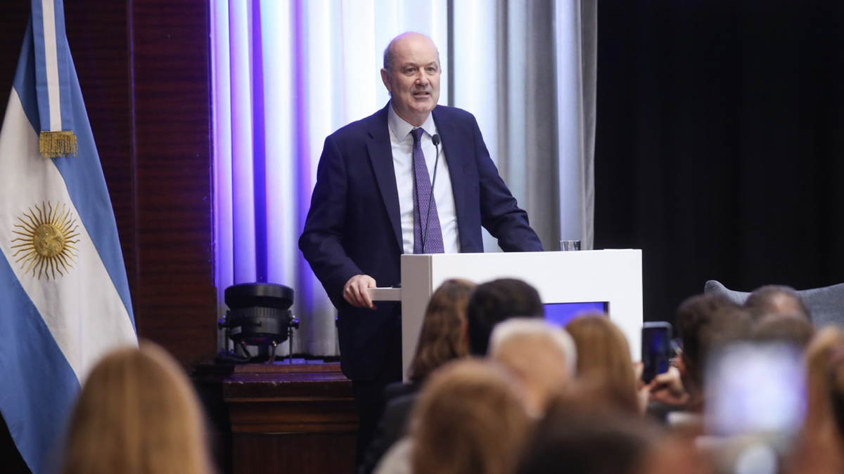 Federico Sturzenegger defenderá en el Congreso la ley de propiedad privada impulsada por el Gobierno