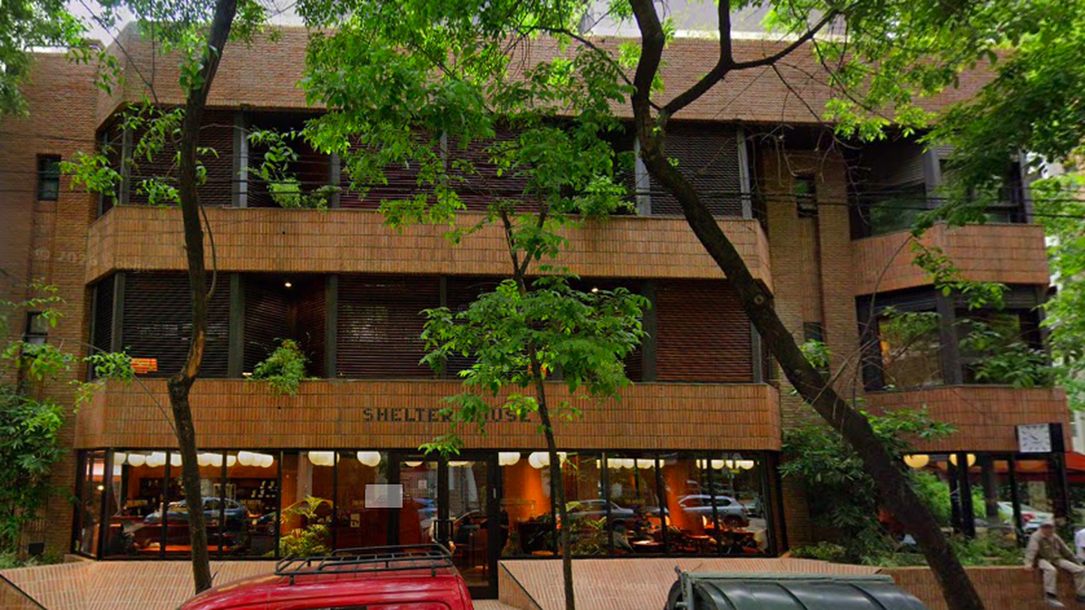 reconvirtió una exembajada de Belgrano en un polo gourmet