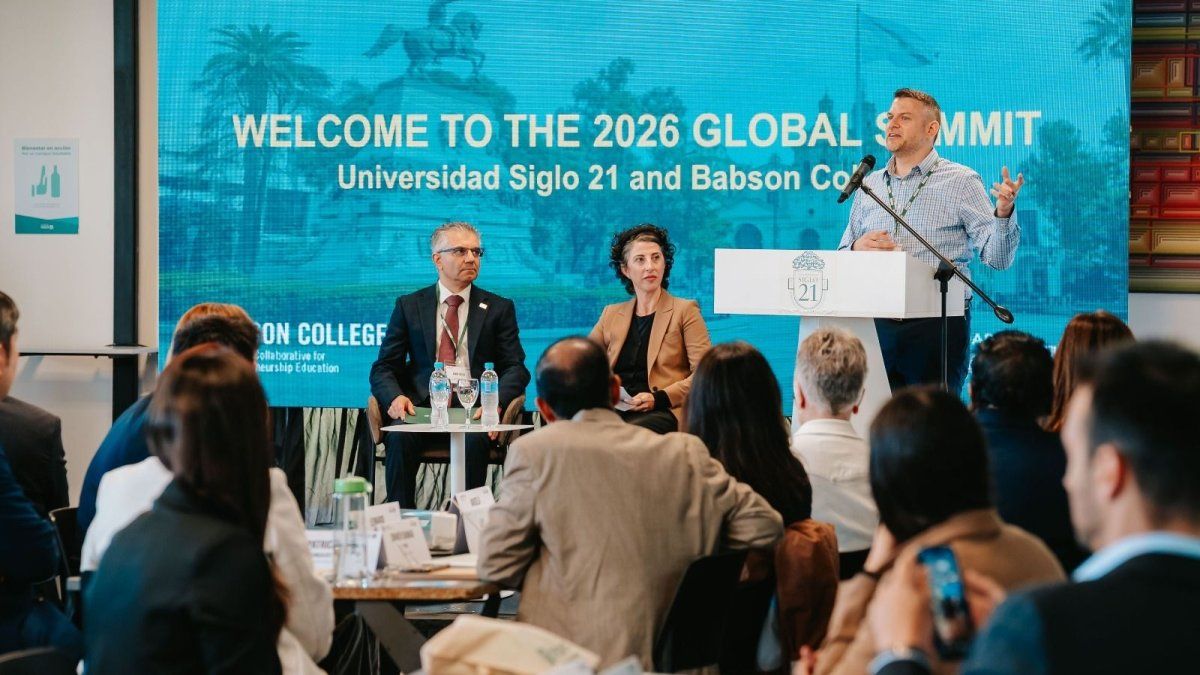 Universidad Siglo 21 lidera la cumbre mundial de Babson sobre educación y emprendimiento
