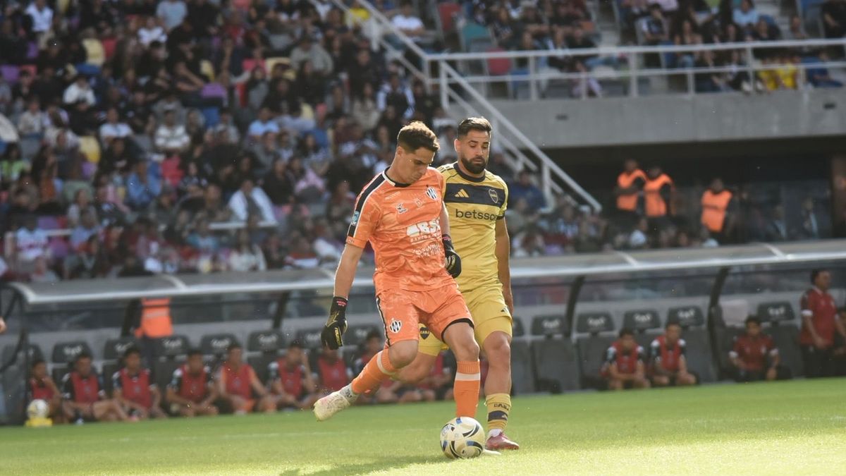 Boca le gana a Central Córdoba al entretiempo y queda como líder de la Zona A