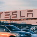 Cómo Elon Musk debió interferir para evitar la quiebra de una pequeña pastelería por culpa de Tesla