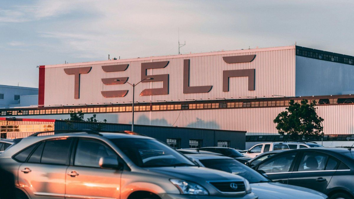 Cómo Elon Musk debió interferir para evitar la quiebra de una pequeña pastelería por culpa de Tesla
