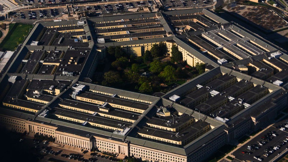 El Pentágono cierra acuerdos con grandes tecnológicas de IA y deja afuera a Anthropic por tensiones de seguridad
