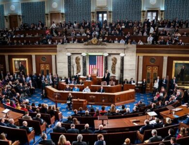 El Senado de EEUU aprobó limitar los poderes bélicos de Donald Trump contra Irán