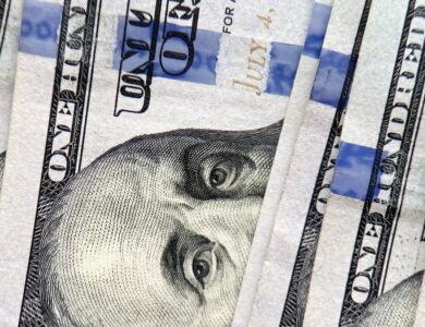 El dólar oficial vuelve al alza, pero suma siete jornadas por debajo de los $1.400