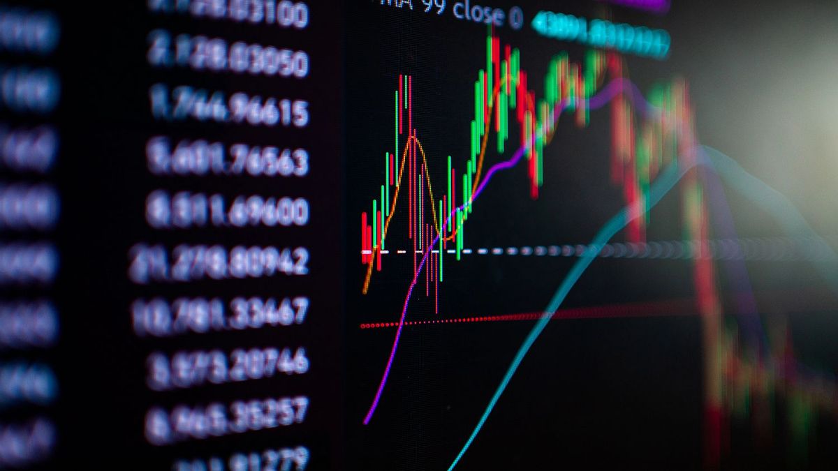 El riesgo país se ubica por debajo de los 490 puntos mientras que los ADRs suben hasta 5,4%