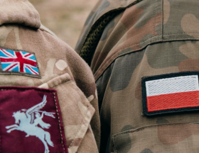 Gran Bretaña y Polonia sellan un acuerdo militar ante el temor por una Rusia cada vez más agresiva