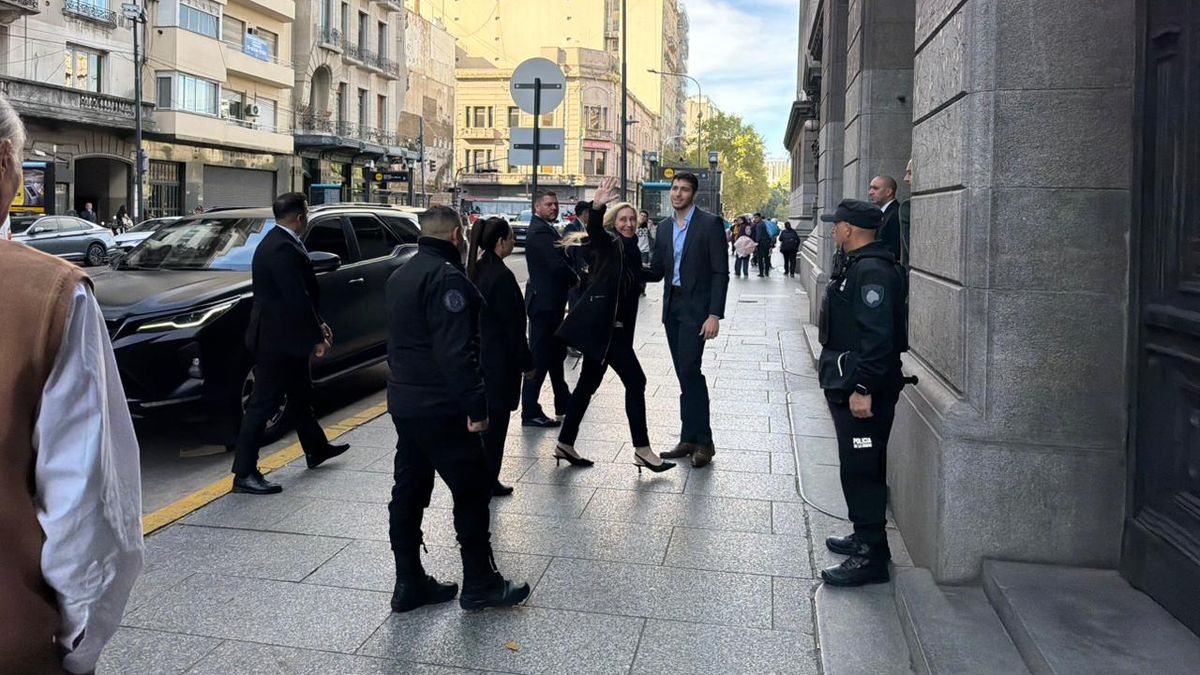 Karina Milei se reúne con Martín Menem y diputados libertarios por la agenda parlamentaria