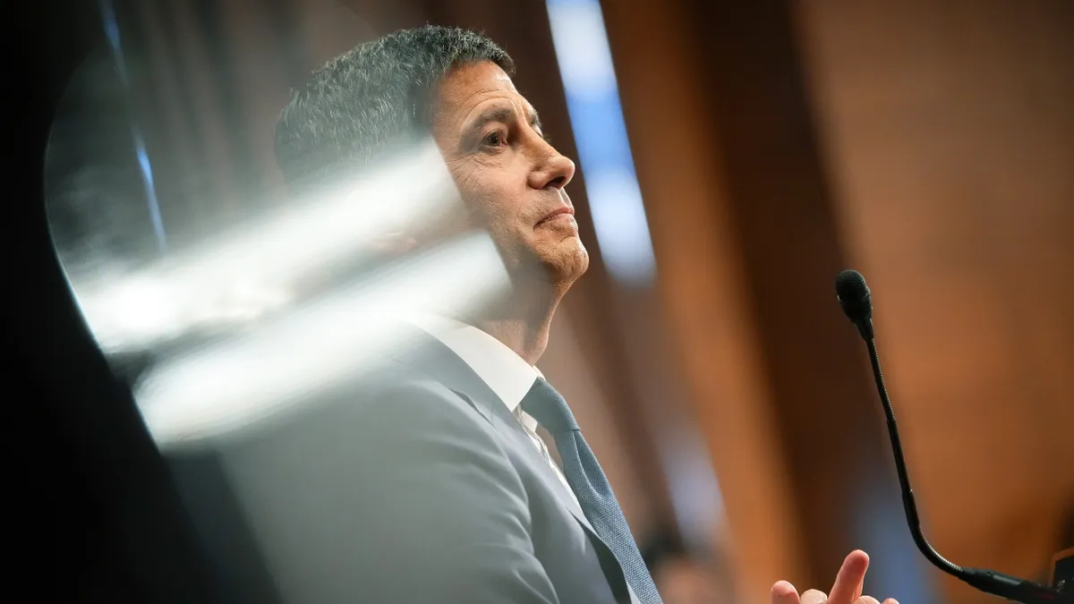 Kevin Warsh llega a una Fed más reacia a bajar las tasas y con Jerome Powell como gran opositor interno
