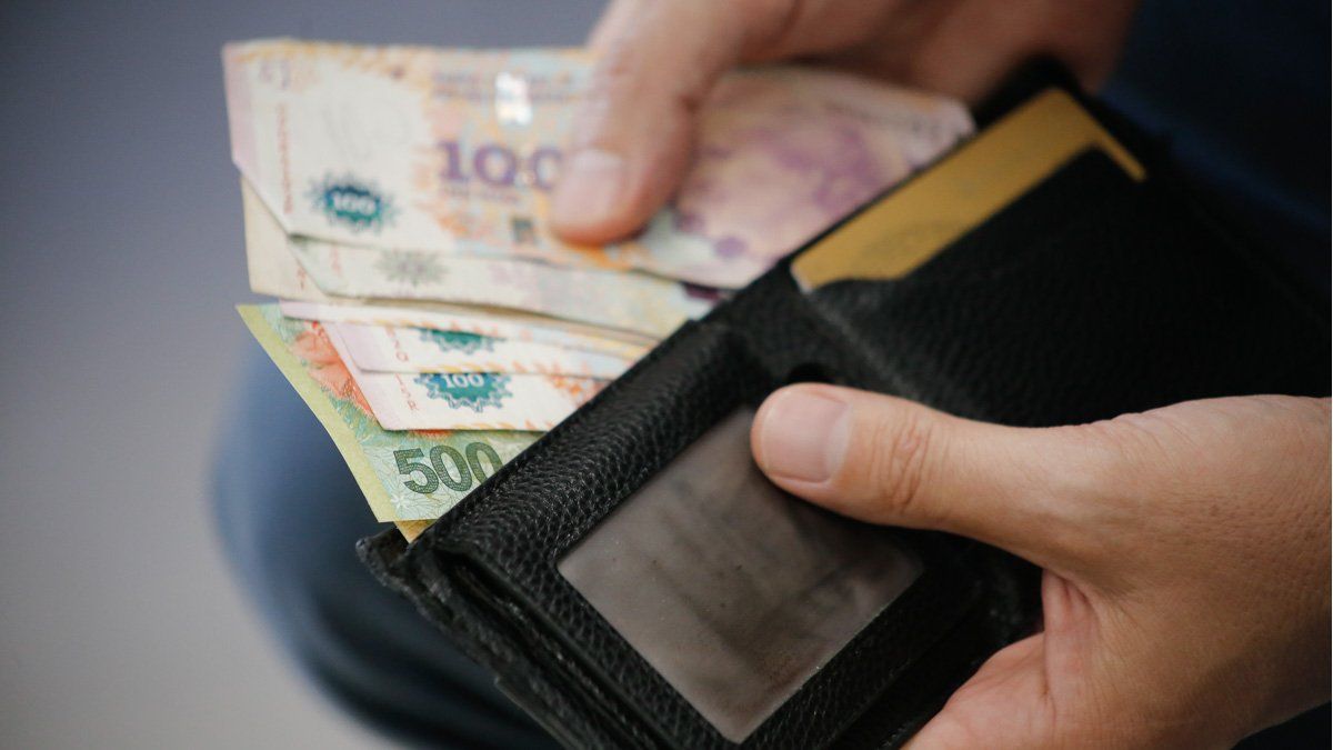 La economía enfrenta fuertes contrastes en el consumo