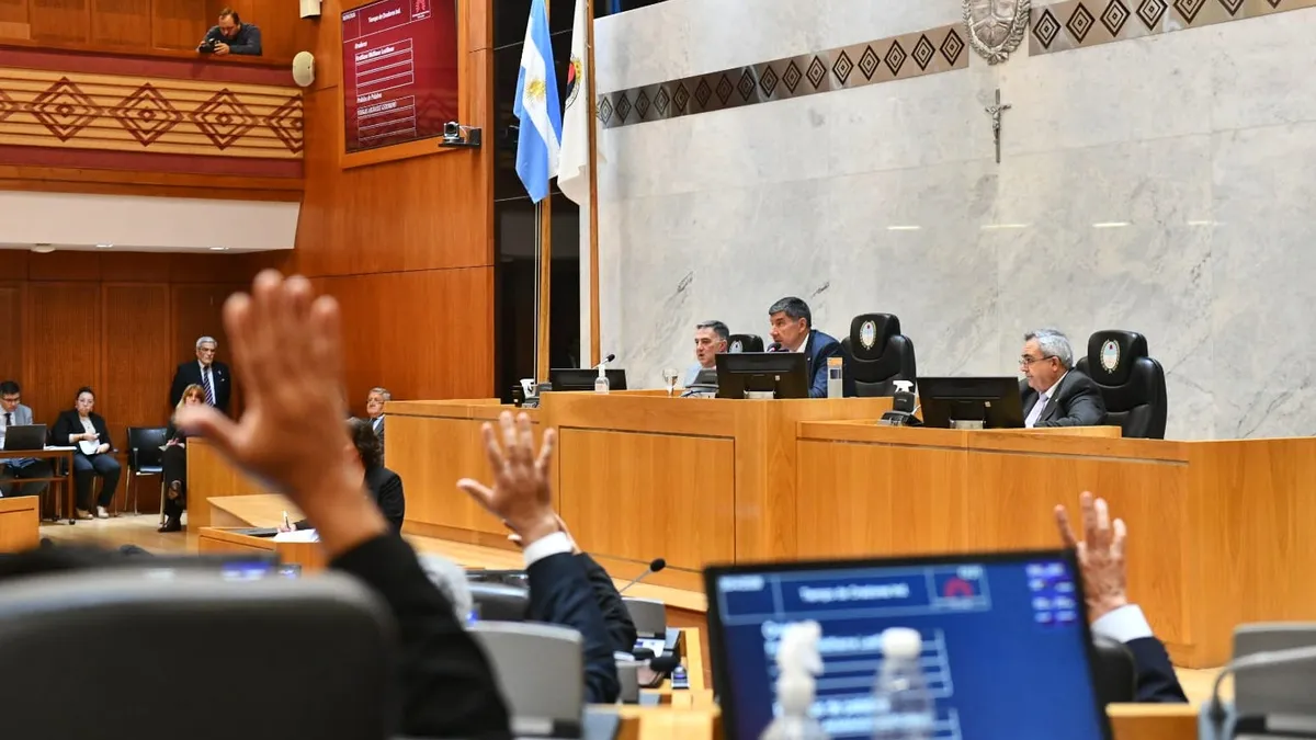 abarca a los tres poderes del Estado
