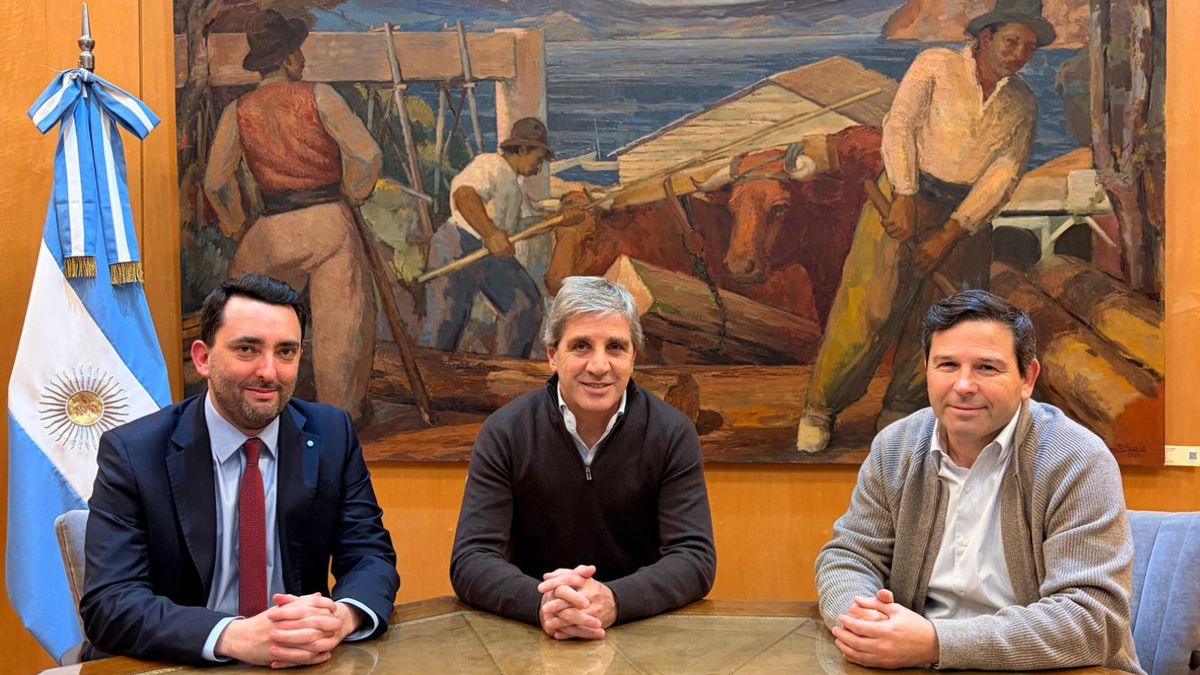 Luis Caputo confirmó la salida de José García Hamilton y designó a Juan Ignacio Stampalija en su reemplazo