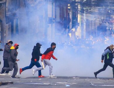manifestantes exigen la renuncia de Rodrigo Paz en medio de crisis económica