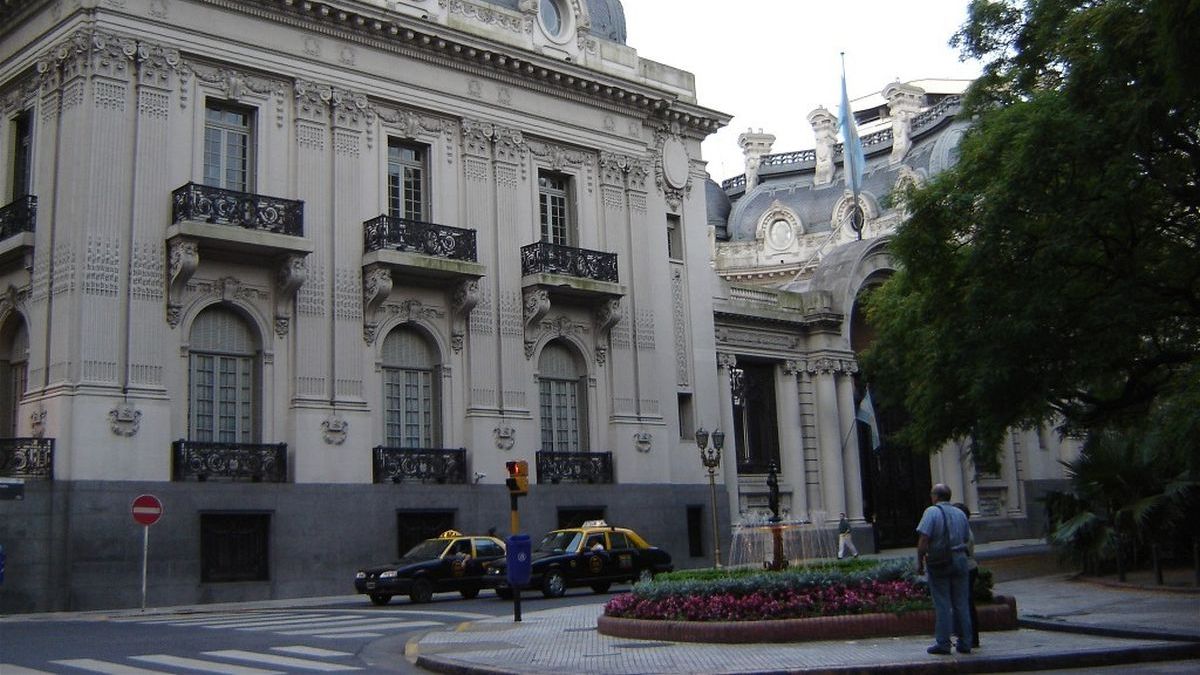Rechazamos toda acción orientada a desestabilizar el orden democrático