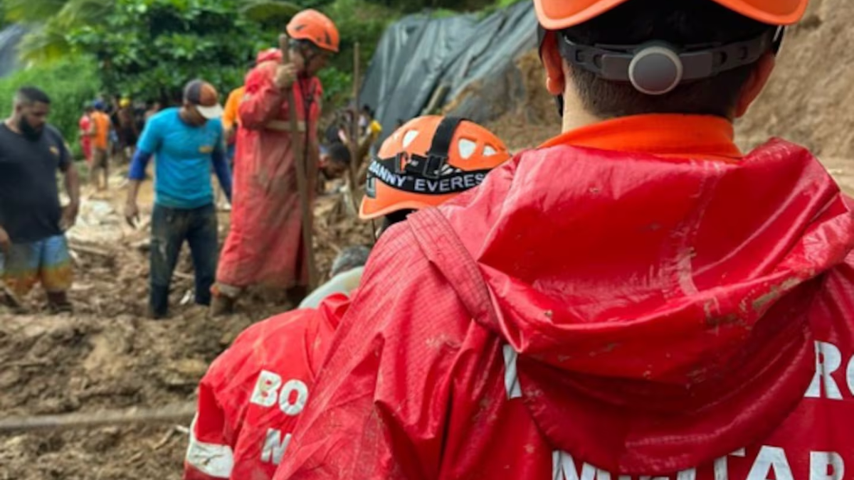 devastó el noreste y provocó al menos seis muertos y miles de evacuados