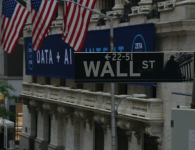 Wall Street opera con volatilidad y el petróleo retrocede ante la expectativa de una tregua en Medio Oriente