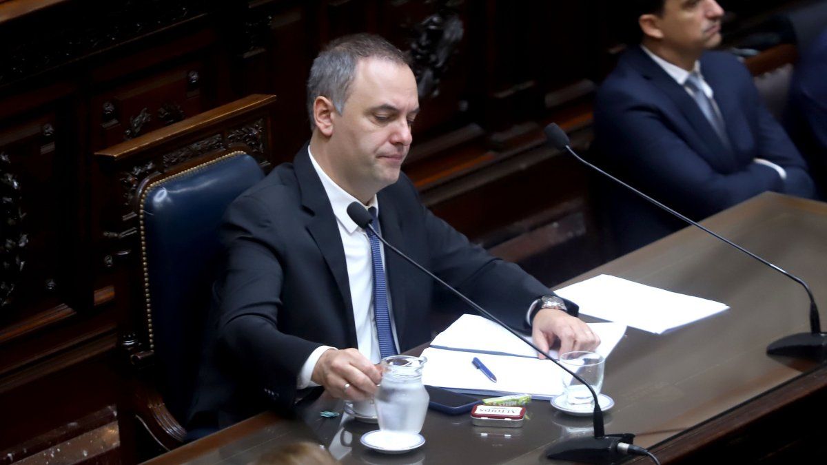 Nueva avanzada en el Congreso contra Manuel Adorni, que ahora incluye proyectos para reformar regímenes fiscales