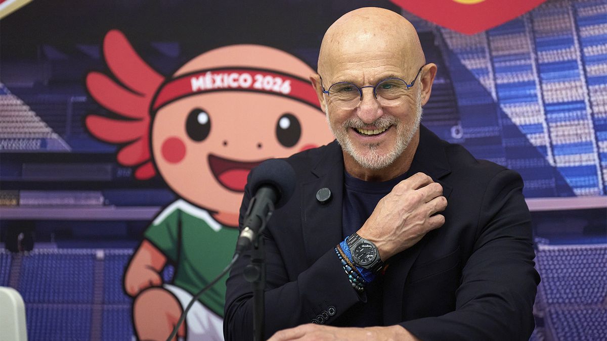 El técnico de España confiado afirmó que tiene a los mejores seis mediocampistas del mundo