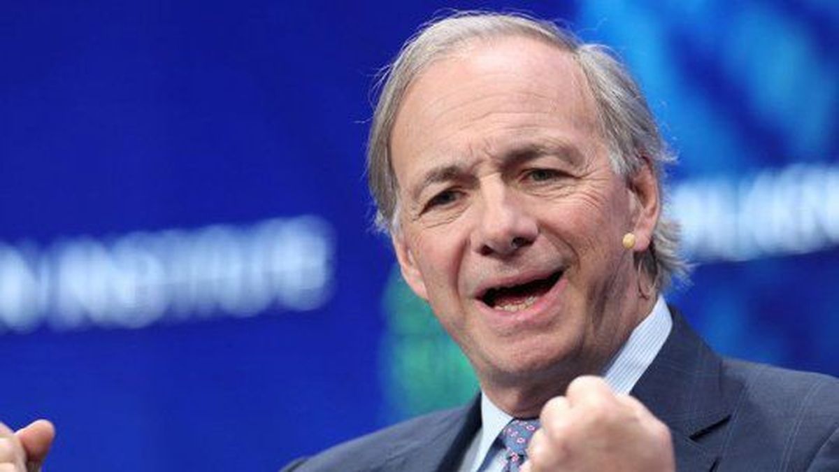 Ray Dalio advierte sobre una burbuja en IA: Terminará por estallar