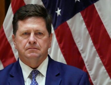 Donald Trump nominó a Jay Clayton como nuevo director de Inteligencia Nacional de EEUU