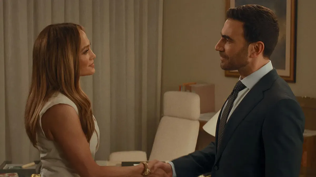 la nueva película de Netflix protagonizada por Jennifer Lopez and Brett Goldstein