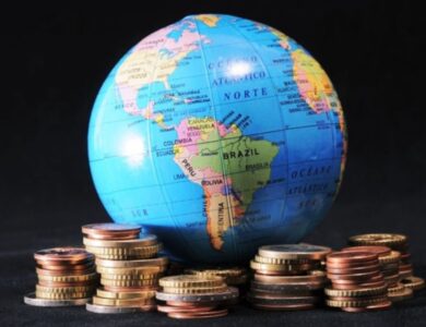 Debilitamiento global del dólar impulsa a las monedas y bolsas latinoamericanas