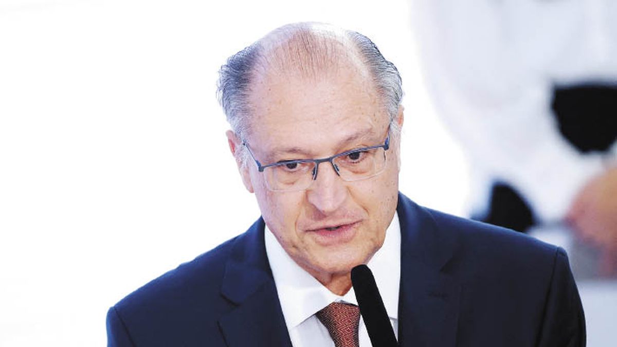 El vicepresidente de Brasil afirmó que Javier Milei perjudica a la Argentina