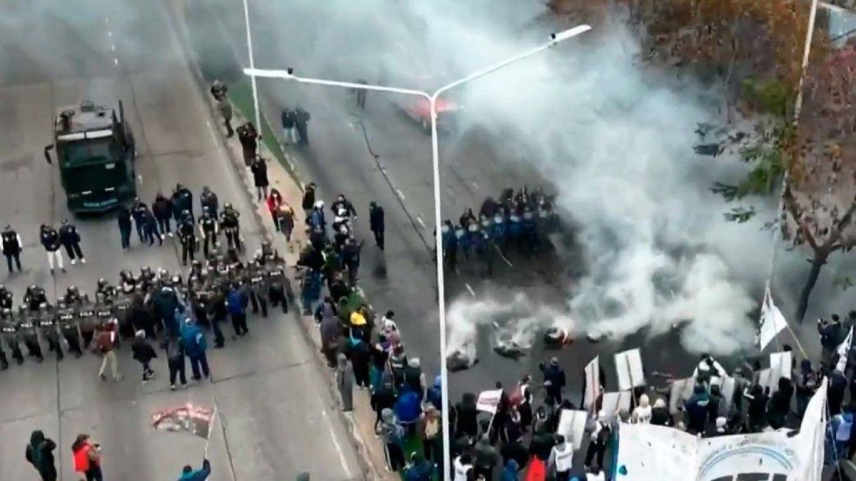 hubo enfrentamientos entre la policía y manifestantes
