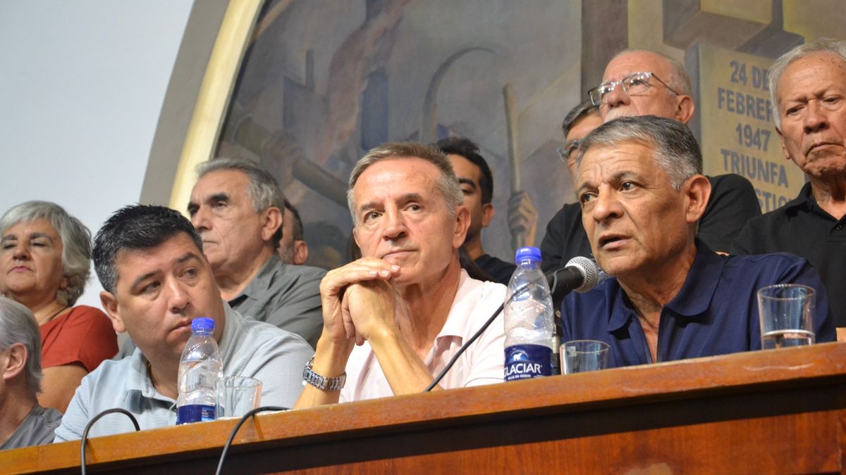 el Gobierno eliminó el tope del 2% a los aportes y contribuciones sindicales sobre los salarios