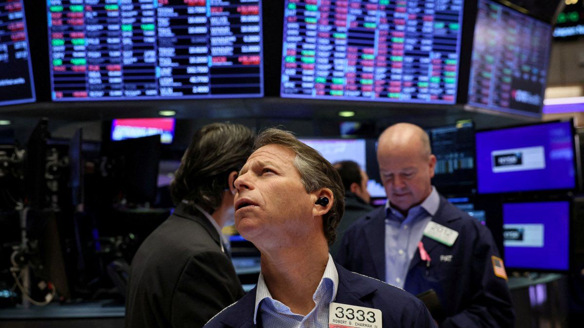 Google y Tesla se desploman hasta 14%, mientras el petróleo supera los u$s100