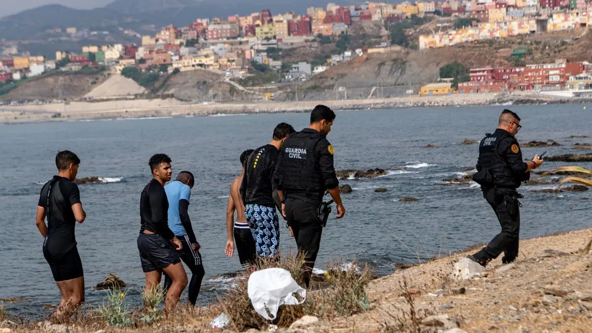Al menos 11 muertos por ahogamiento en Ceuta luego del arribo de 2.000 inmigrantes