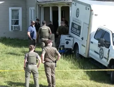 rescataron a 16 chicos en estado casi salvaje de una casa en ruinas de Ohio