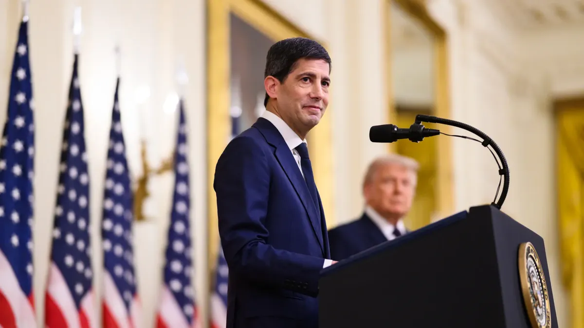 Kevin Warsh juega a las escondidas con la suba de tasas